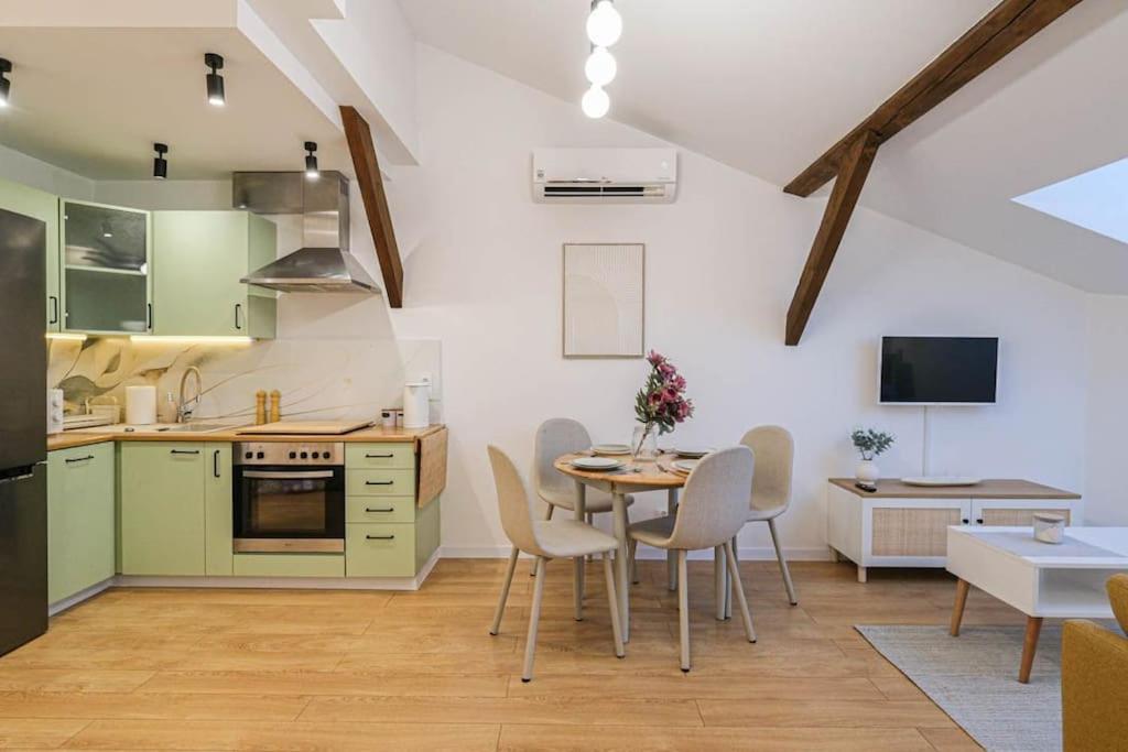 Cozy Loft Under The Wawel Sky Apartment Krakow Exterior photo