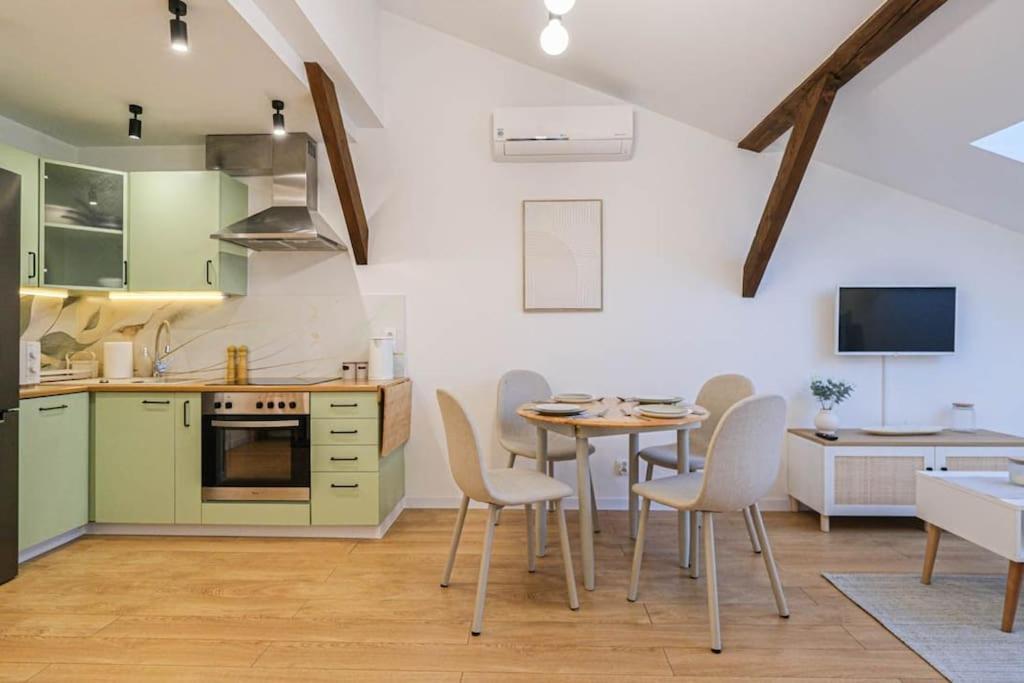 Cozy Loft Under The Wawel Sky Apartment Krakow Exterior photo